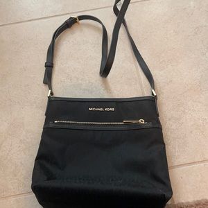 Michael kors crossbody monogram bag